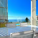 شقة Mar A Vista - With Pool, Gym And Sea Views