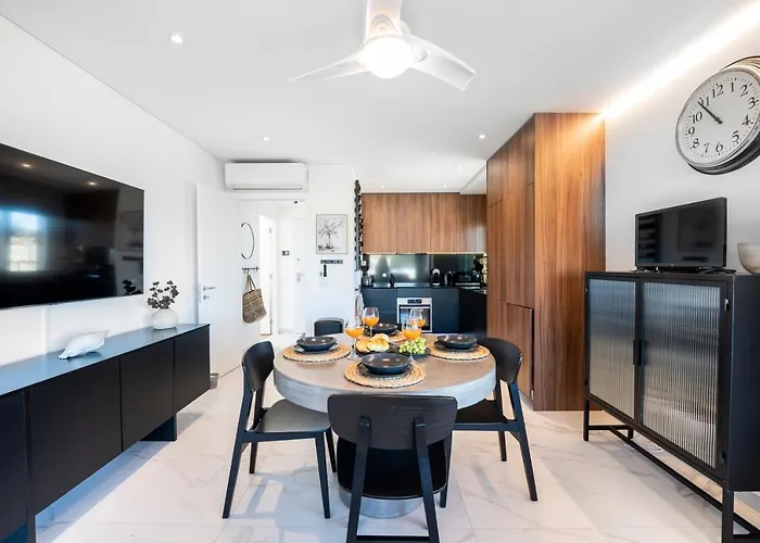 Mar A Vista - With Pool, Gym And Sea Views