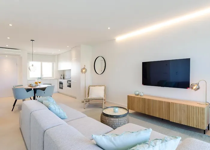 Mar A Vista - With Pool, Gym And Sea Views *