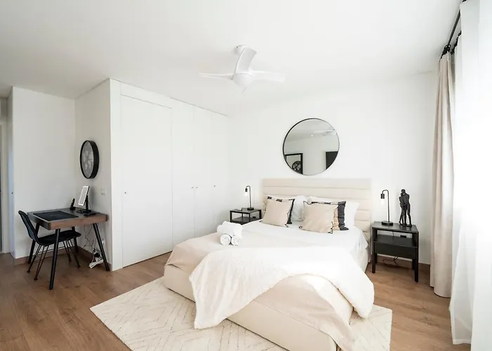 Mar A Vista - With Pool, Gym And Sea Views Appartement *