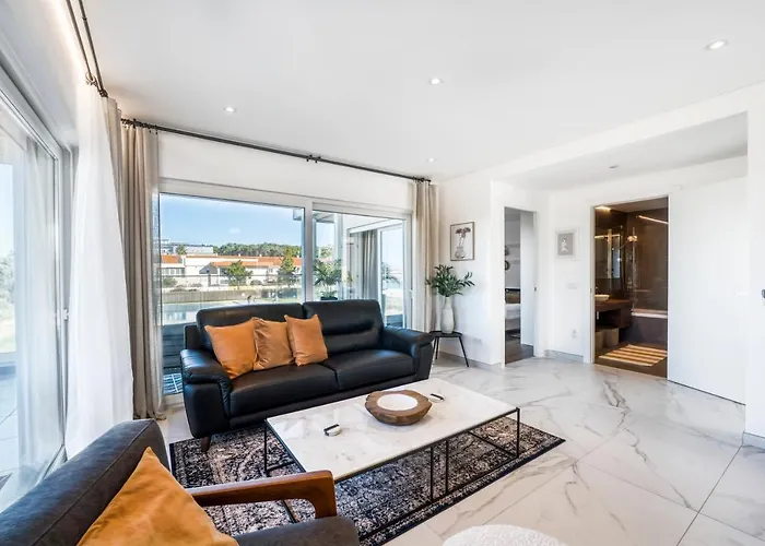 Mar A Vista - With Pool, Gym And Sea Views Appartement *