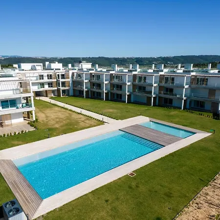 Mar A Vista - With Pool, Gym And Sea Views Апартаменты Назаре