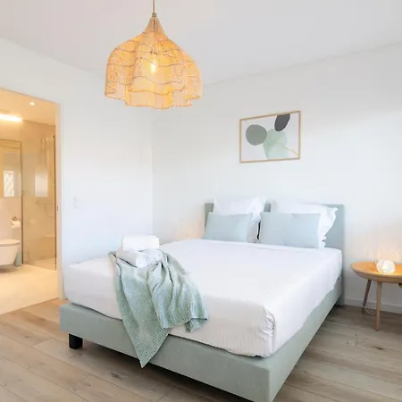 Mar A Vista - With Pool, Gym And Sea Views
