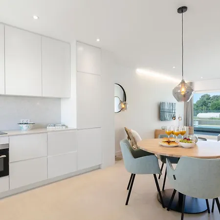 Mar A Vista - With Pool, Gym And Sea Views Назаре