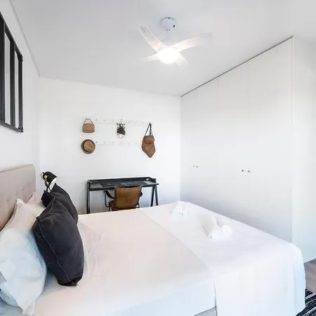 Mar A Vista - With Pool, Gym And Sea Views * Назаре