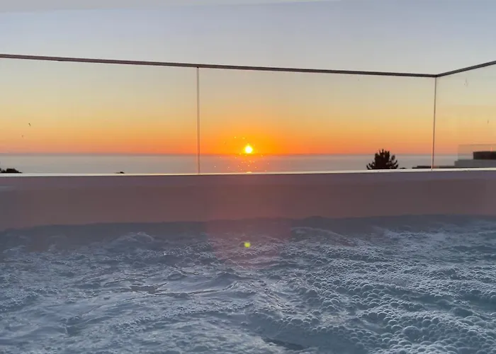 Mar A Vista - With Pool, Gym And Sea Views *